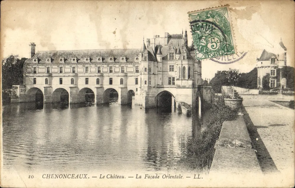 Chenonceaux — O Castelo — A Fachada Oriental — LL. - Frente