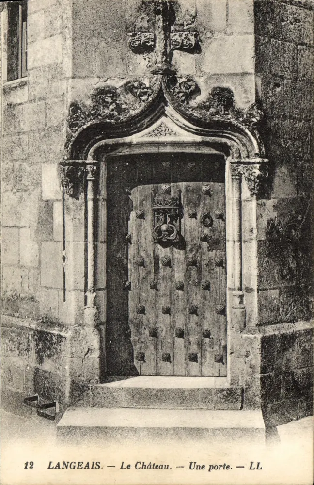 LANGEAIS — O Castelo — Uma porta — LL - Frente