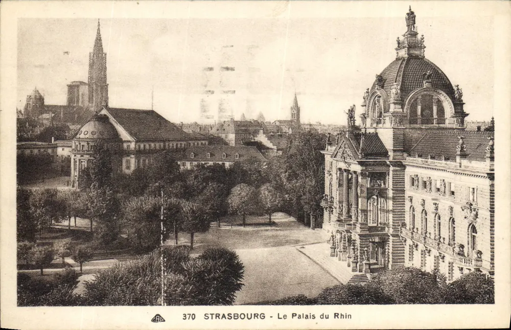 Strasbourg - O Palácio do Reno — vista panorâmica com a catedral em segundo plano — editor AB, n° 370 - Frente
