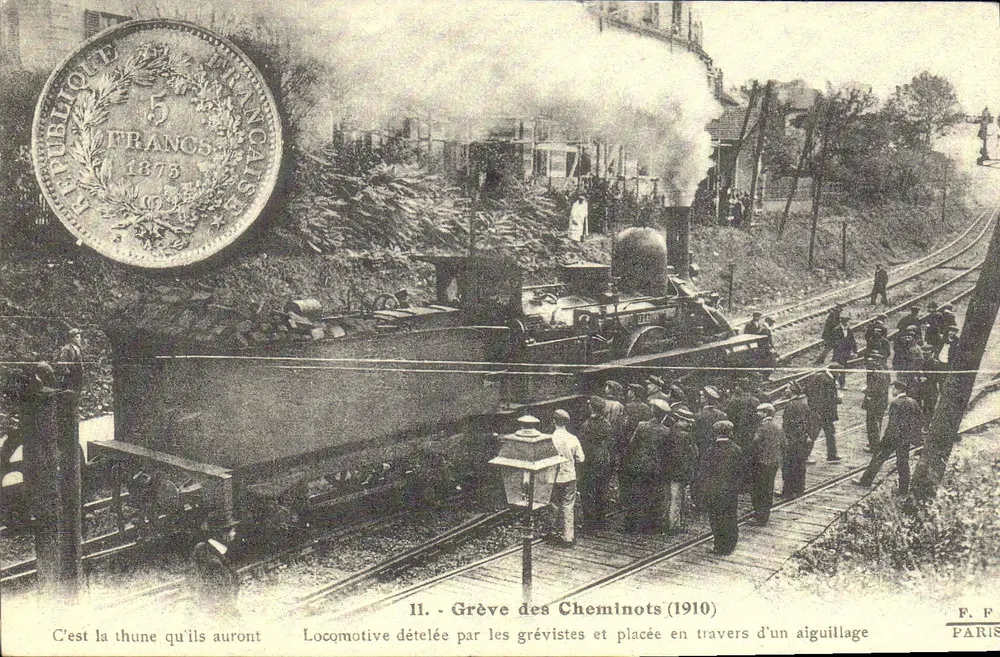 Greve dos Ferroviários — Locomotiva desmontada pelos grevistas em 1910 — F.P. Paris - Frente