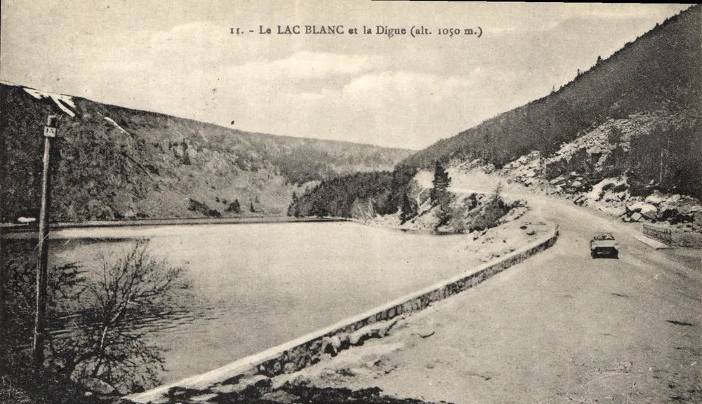 Lago Branco e a Barragem (alt. 1050 m.) — bilhete postal antigo - Frente