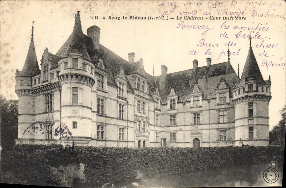 Azay-le-Rideau — O Castelo — Pátio interno — G B 4 — Grand Bazar Tours - Frente