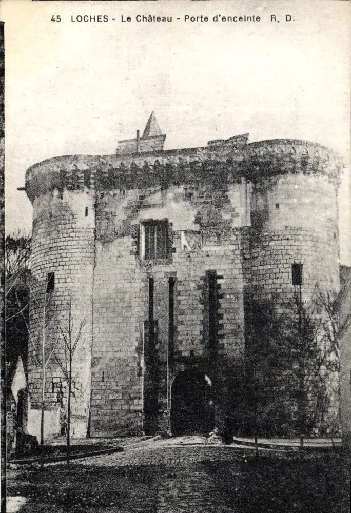 Loches - O Castelo - Porta de encelinte — R. D. - Frente