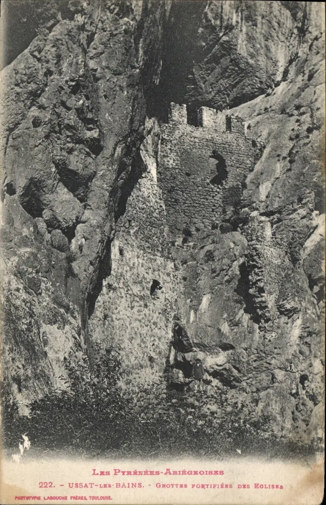 Os Pirineus-Ariégeois — Grutas fortificadas dos Écolises — Ussat-les-Bains — Phototype Lagouche Frères, Toulouse, n°222 - Frente