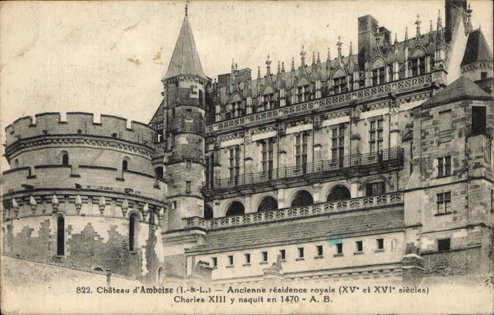 Castelo de Amboise — Antiga residência real (séculos XV e XVI) — Charles XIII nasceu em 1470 — A. B. - Frente