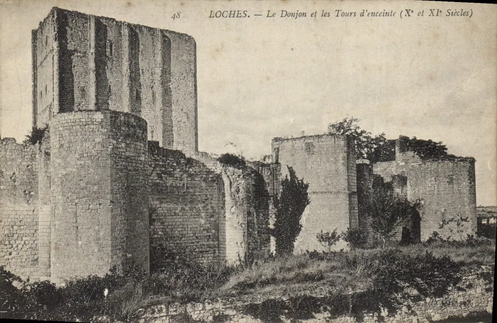 Loches — O Donjon e as Torres de Enceinte (séculos X e XI) — Editor desconhecido, n° 48 - Frente