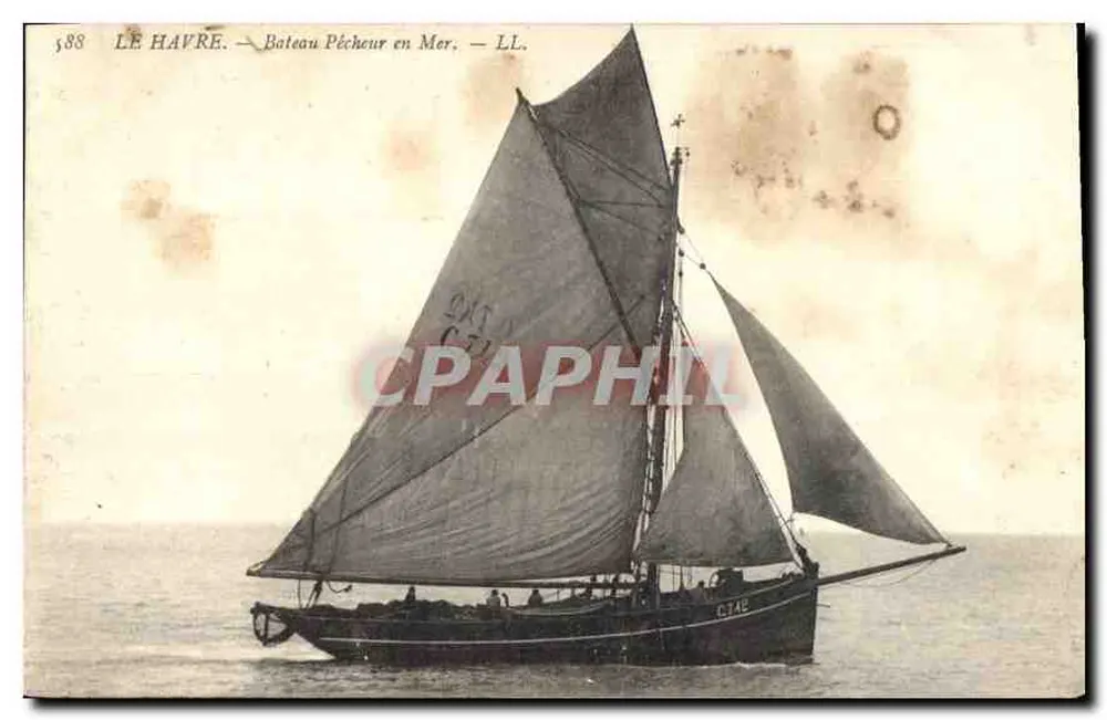 Le Havre — Barco de pesca no mar — LL. - Frente