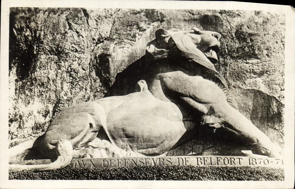 Lion de Belfort — Monument aos Defensores de Belfort 1870-71 — obra de Bartholdi - Frente