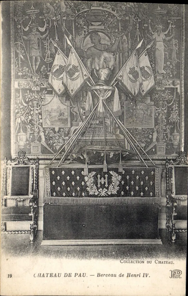 Schloss Pau — Wiege von Henri IV — Sammlung des Schlosses - Vorderseite