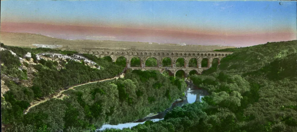 O Ponte du Gard — Arcos romanos em Avignon — Fototipia Tarnais POUX - Frente