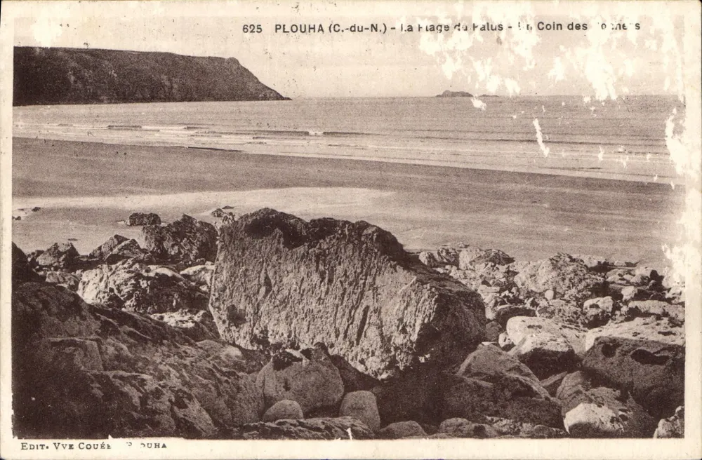PLOUHA (C.-du-N.) — Die Palus-Bucht — Felsenbereich - Vorderseite