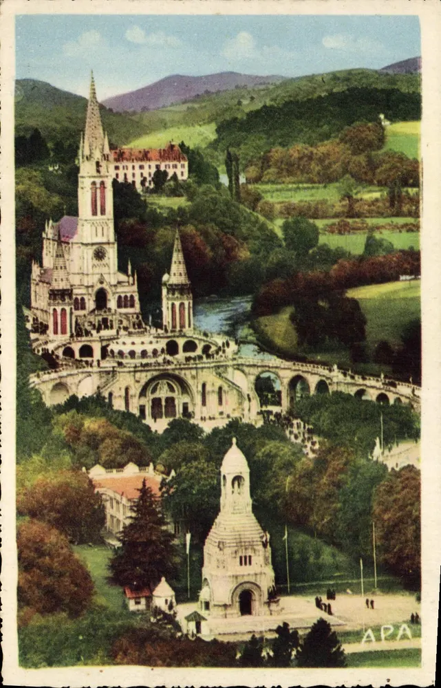 Lourdes — A Basílica e o Monumento Interalliado — Sociedade das Cartas Postais A.P.A., Albi - Frente