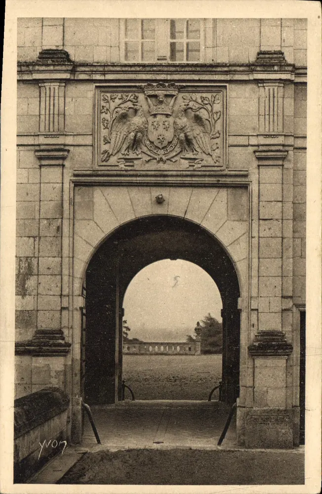 Castelo de Valençay — A Entrada — Edição d'Art YVON, Paris - Frente