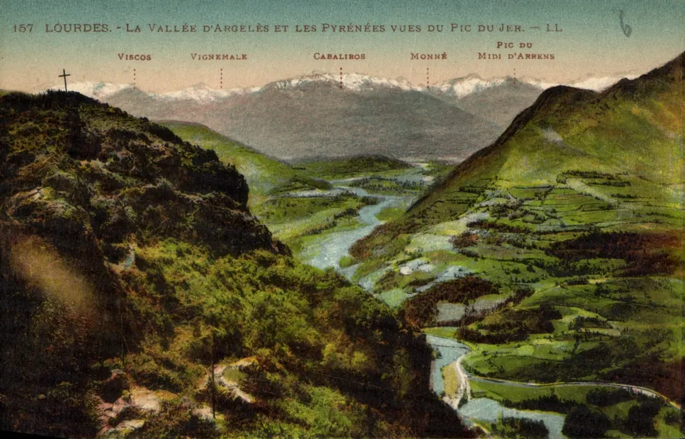 Lourdes - Die Tal der Argelès und die Pyrenäen vom Pic du Jer aus gesehen — LL 157 - Vorderseite