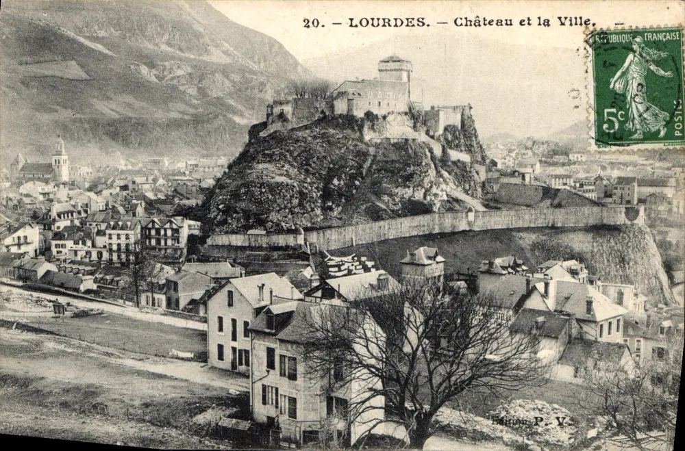 Lourdes — Castelo e a Cidade — Edição P. V. - Frente