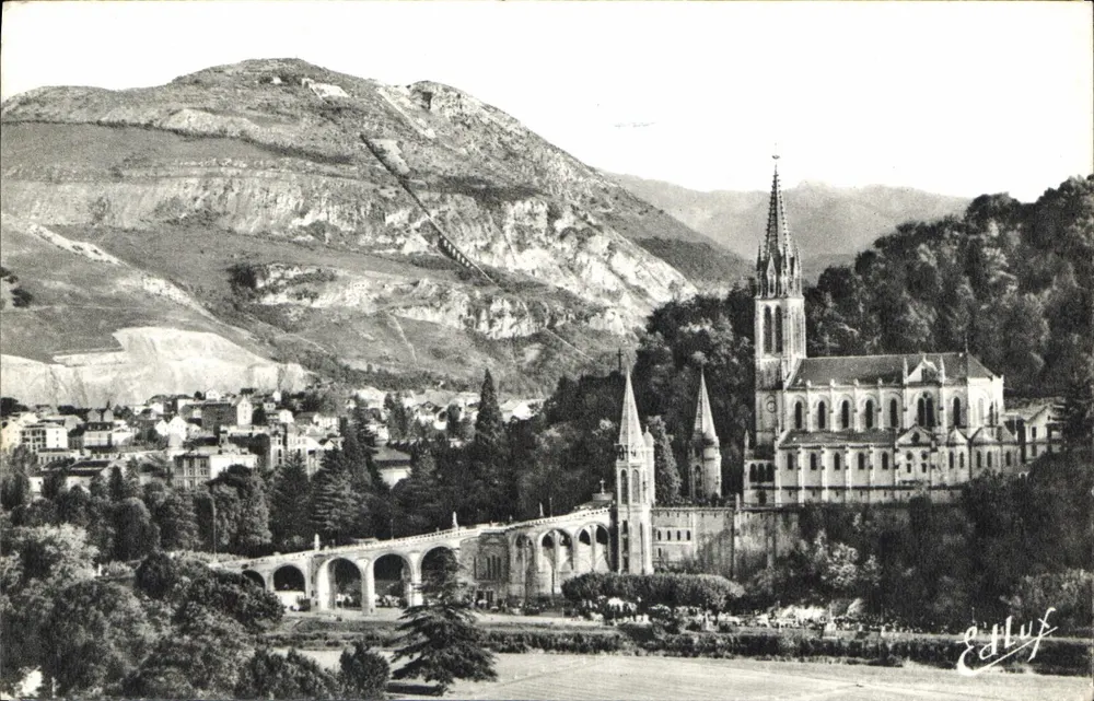 Lourdes — A Basílica e o Pic du Jer — Edição P. Docet - Frente