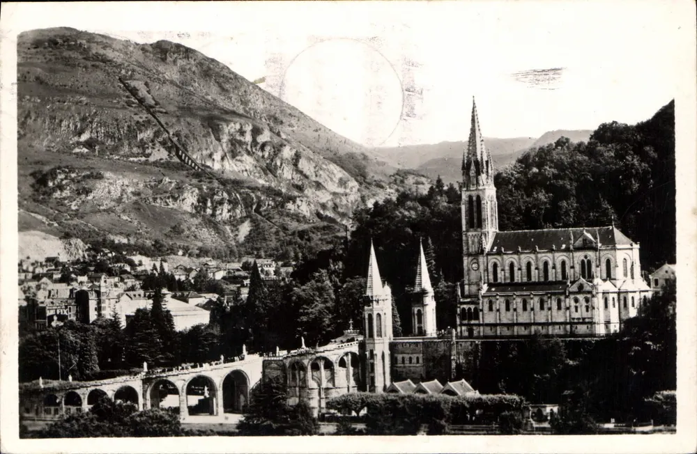 Lourdes — La Basilica vista da Coté — Edizione P. DOUCET - Recto