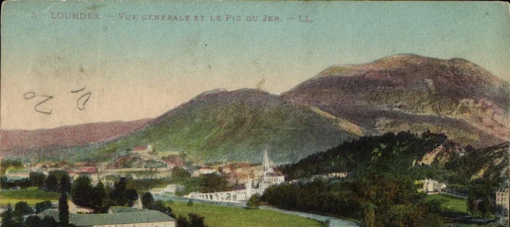 Lourdes — Vista geral e o Pic du Jer — LL - Frente