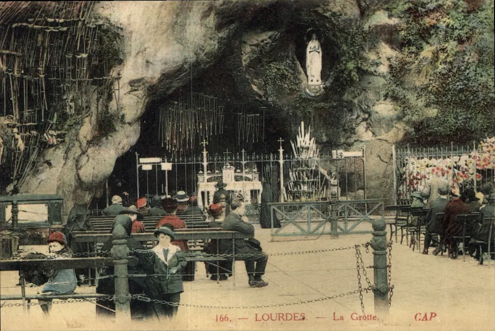 Lourdes — A Gruta — CAP 166 - Frente