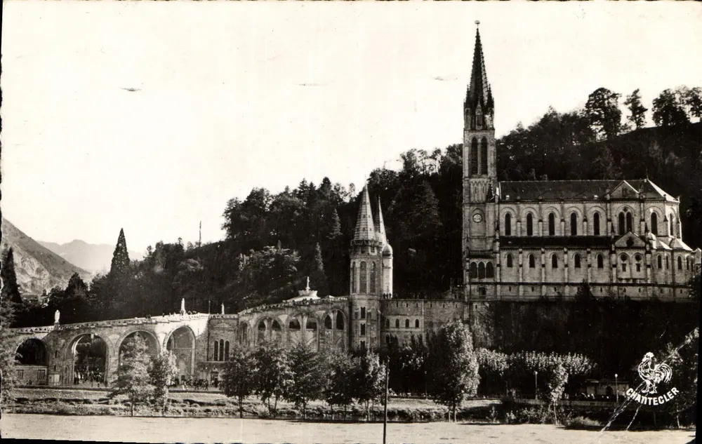 Lourdes — Die Basilika von der Route de Pau gesehen — Chantecler-Ausgabe, Nr. 39 - Vorderseite
