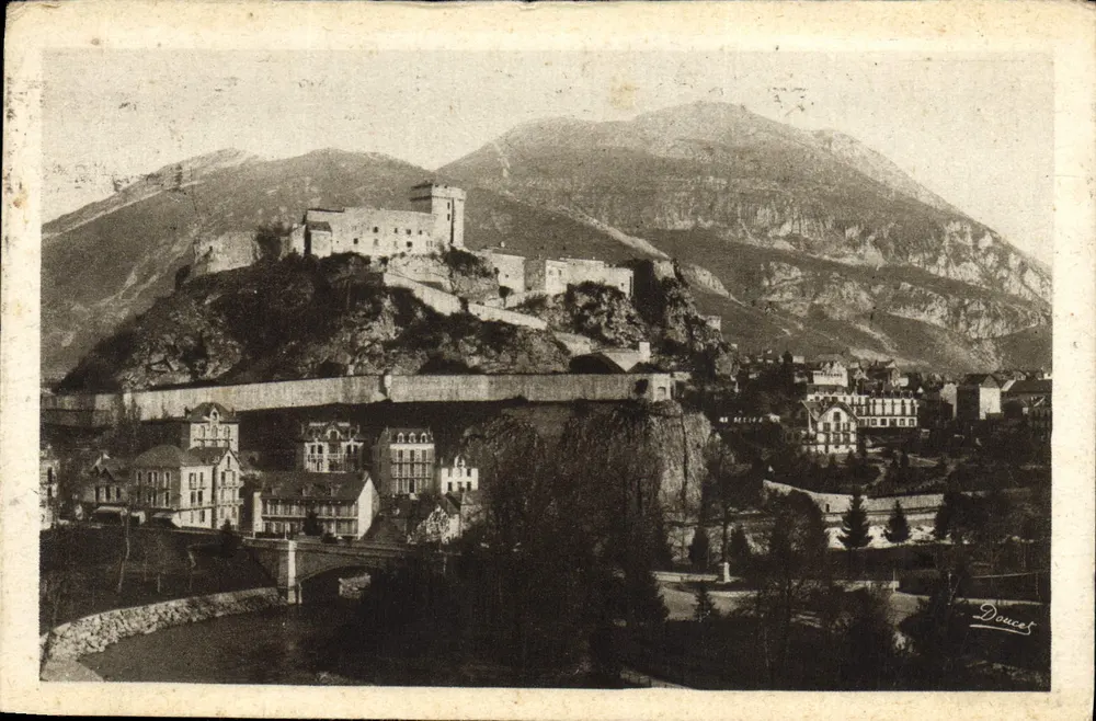 Castelo-Forte — Lourdes — Edição Douaces - Frente