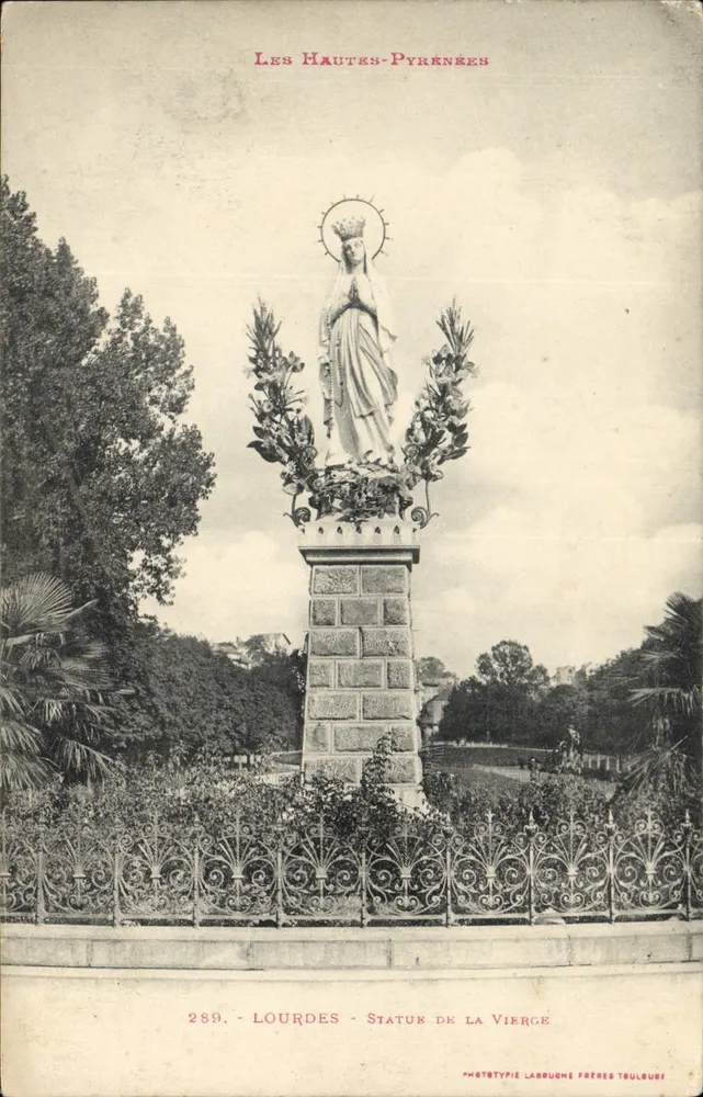Lourdes - Statue der Jungfrau — Les Hautes-Pyrénées — Phototypie Laboune Frères Toulouse - Vorderseite