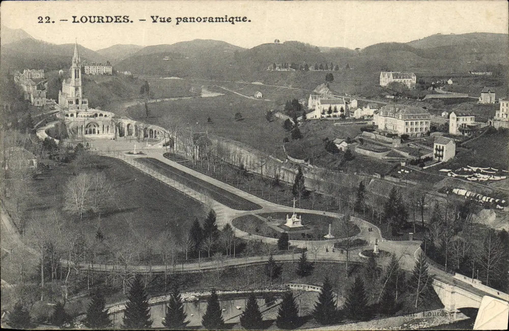 Lourdes — Vista panorâmica — Editor Lourdes, n° 22 - Frente