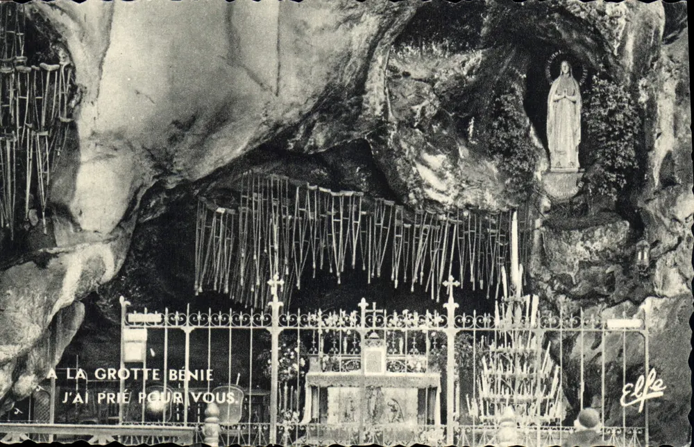 A Grotta bendita — Lourdes — Editora Elle - Frente
