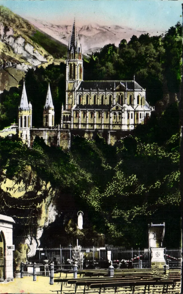 Lourdes — A Gruta e a Basílica — Edição P. Doucet, Lourdes - Frente
