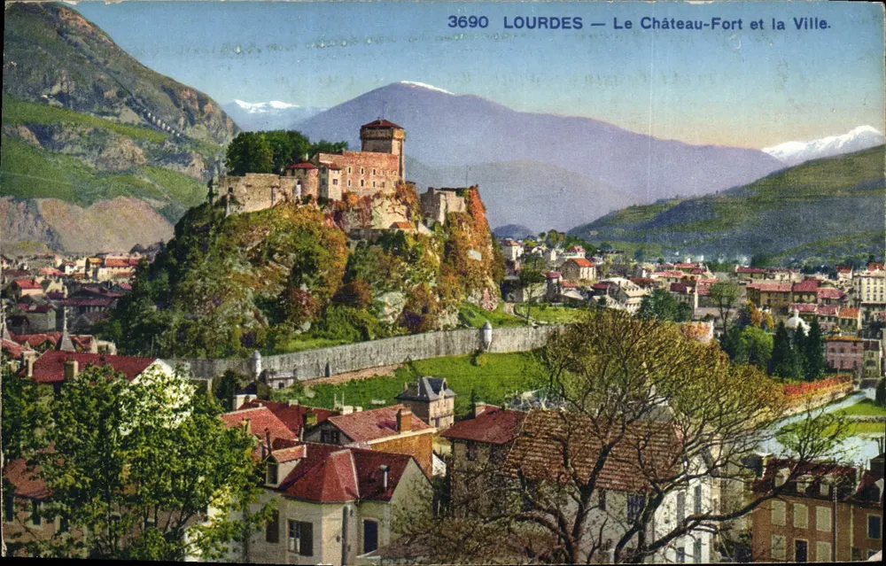 Lourdes — Das Schloss und die Stadt. - Vorderseite