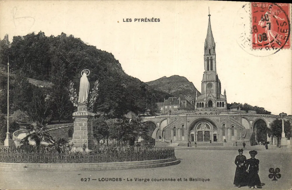 LOURDES - Die gekrönte Jungfrau und die Basilika — Verlag: Les Pyrénées, n° 627 - Vorderseite