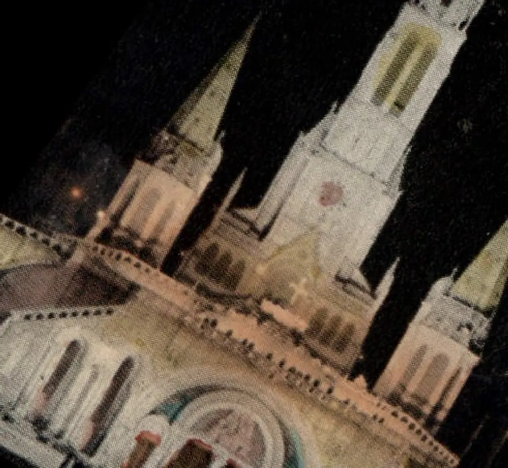 Lourdes — Die Basilika und die gekrönte Jungfrau beleuchtet — Französische Reproduktion n°50 - Vorderseite