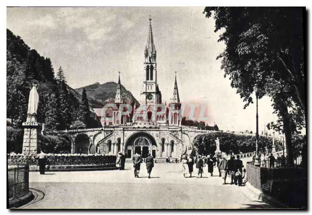 Lourdes — La Basilique et la Vierge Couronnée — Edition Photo Quinault, série 5 - Recto