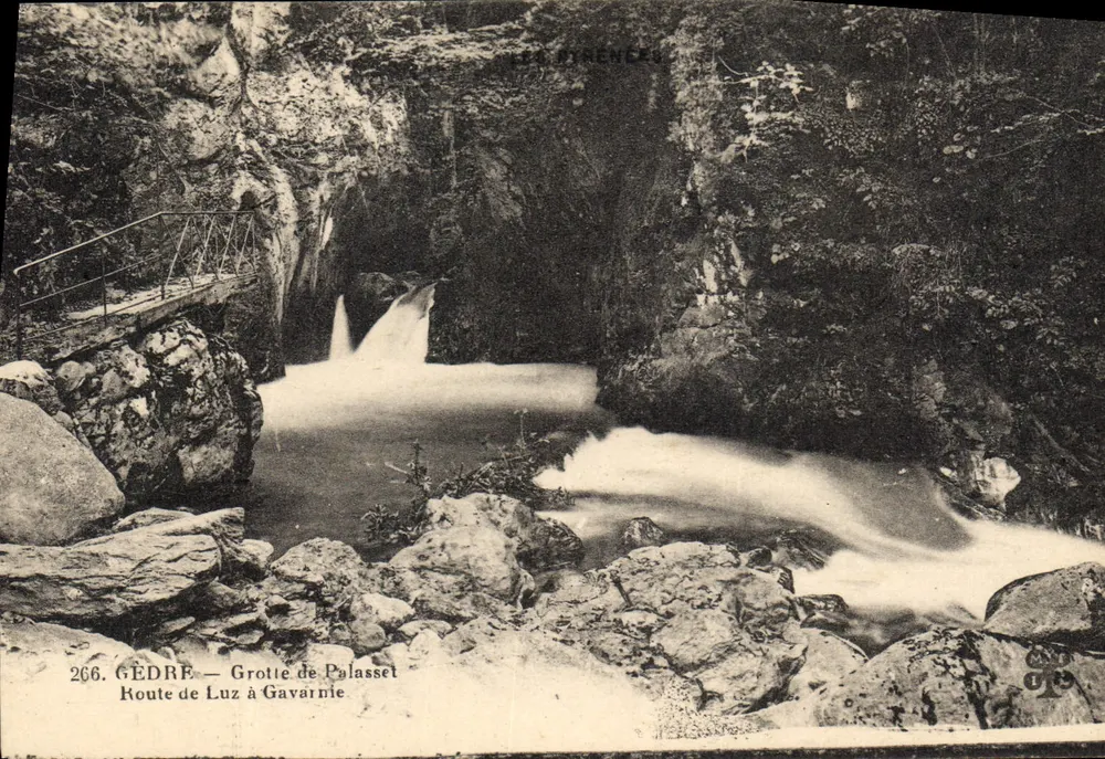Gédref — Grotte Palassét — Route von Luz nach Gavarnie - Vorderseite