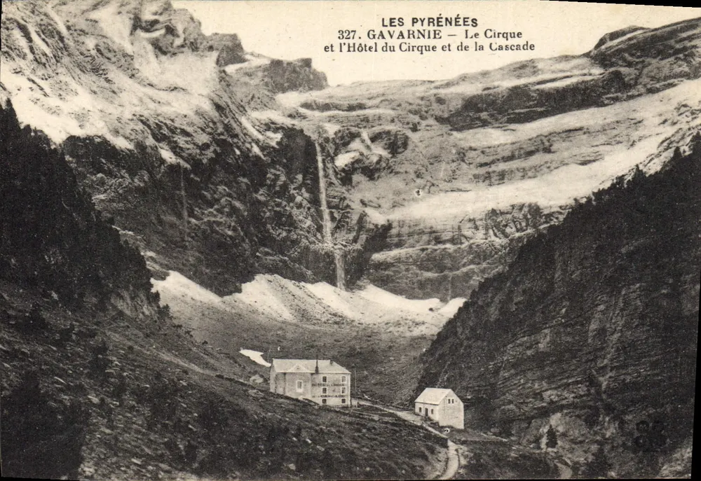 Gavarnie — Der Cirque und das Hotel du Cirque et de la Cascade — Imprimé Illustré Nr. 327 - Vorderseite