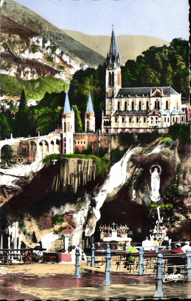 Lourdes - La Basilique et la Grotte miraculeuse — P. Doucet & P. Pevrande - Recto