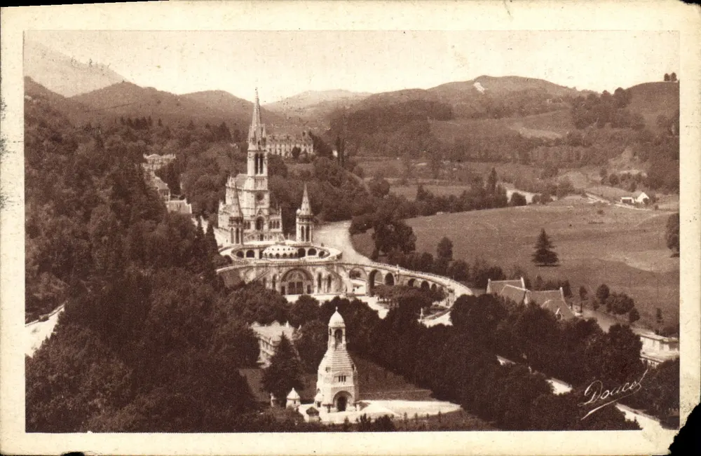Lourdes — Ansicht des Schlosses und des interalliierten Denkmals P. D. — Edit. P. Douce - Vorderseite