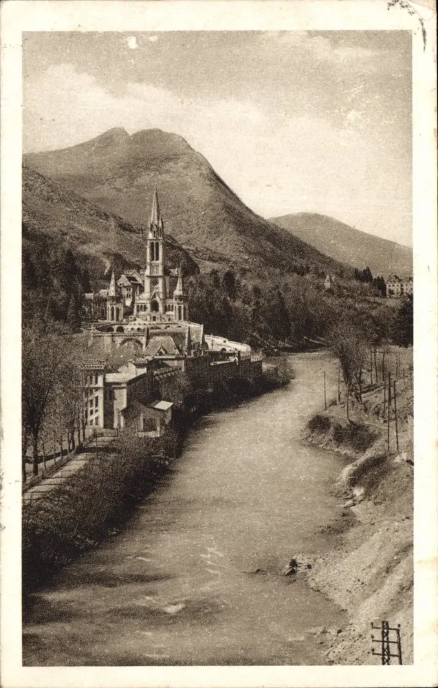 Lourdes — A Basílica e o Gave — Edição P. Donchourdes - Frente