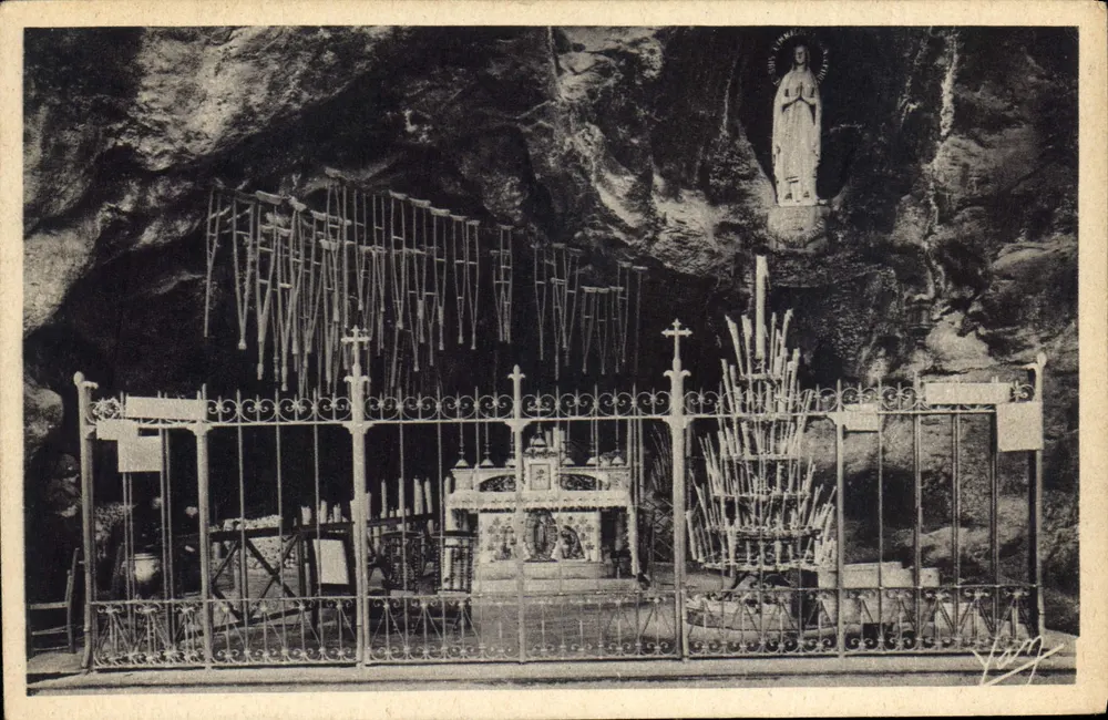 Gruta Milagrosa de Lourdes — Estátua de Nossa Senhora de Lourdes — Editor V. G. n° 49 - Frente