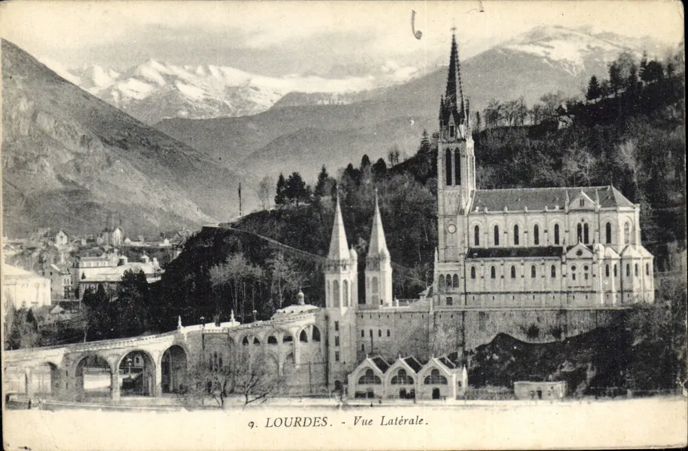 Lourdes - Vista Lateral — Edição F. Diron - Frente