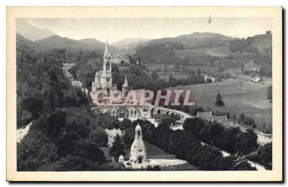 Lourdes — Die Basilika und der gemeinsamer Monument von der Festung aus gesehen — Edit. du Palais du Rosaire, Lourdes - Vorderseite