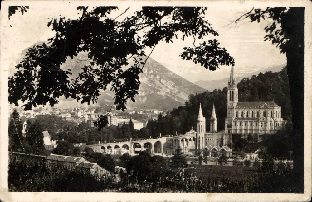 Lourdes — La Basilica e il Pic du Jer — Edizione P. Doucet, n°36 - Recto
