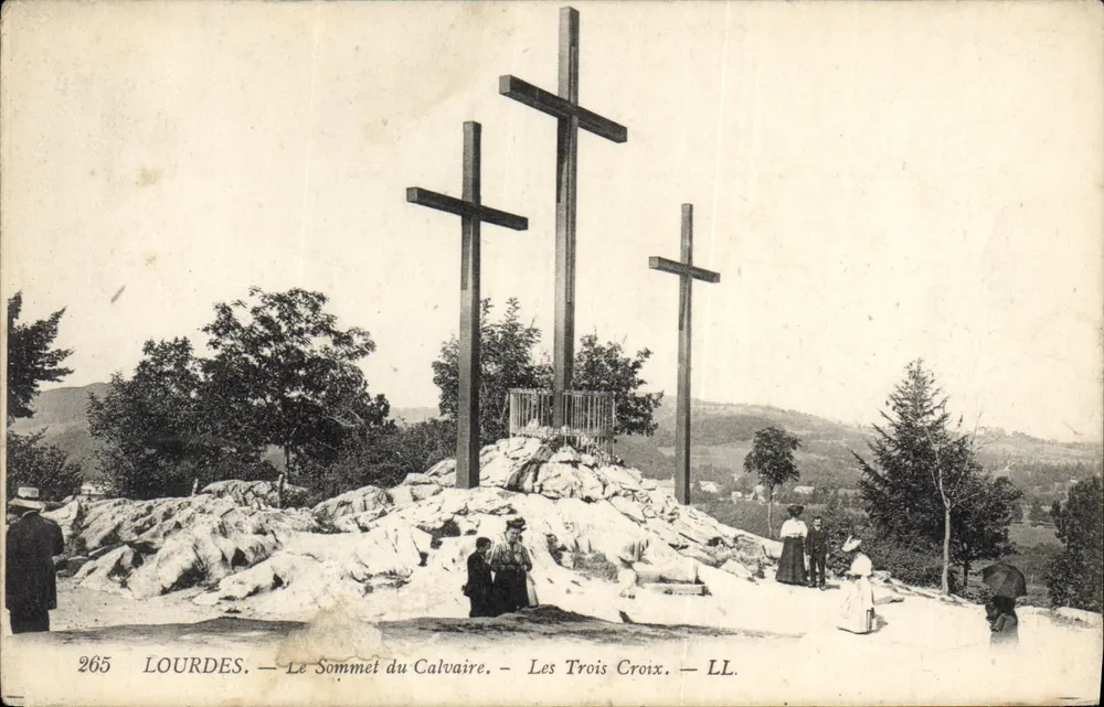 Lourdes — Der Gipfel des Kalvariums — Die Drei Kreuze — LL - Vorderseite