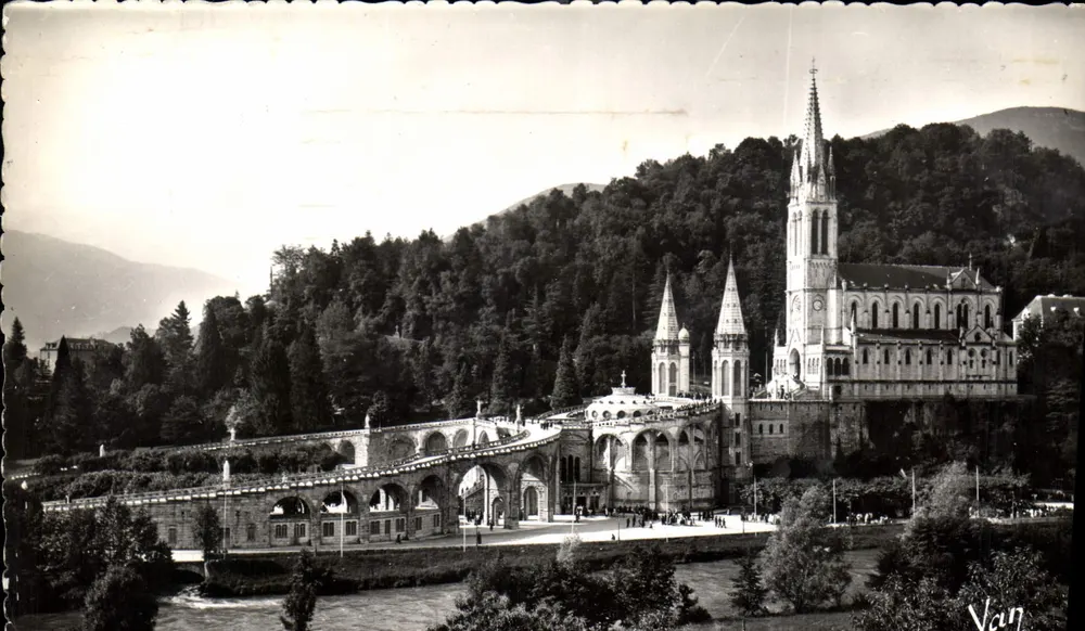 Lourdes — Basílica de Nuestra Señora del Rosario y puente — Edición QUINAULT, Lourdes - Anverso