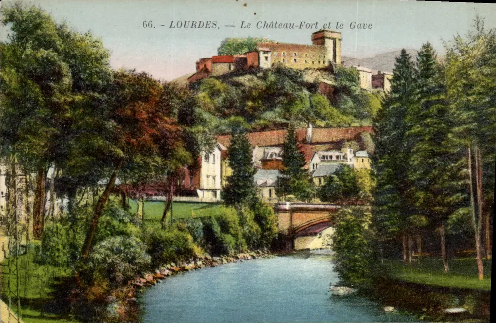 Lourdes — Das Schloss und der Gave — Photo Edition Quirault - Vorderseite