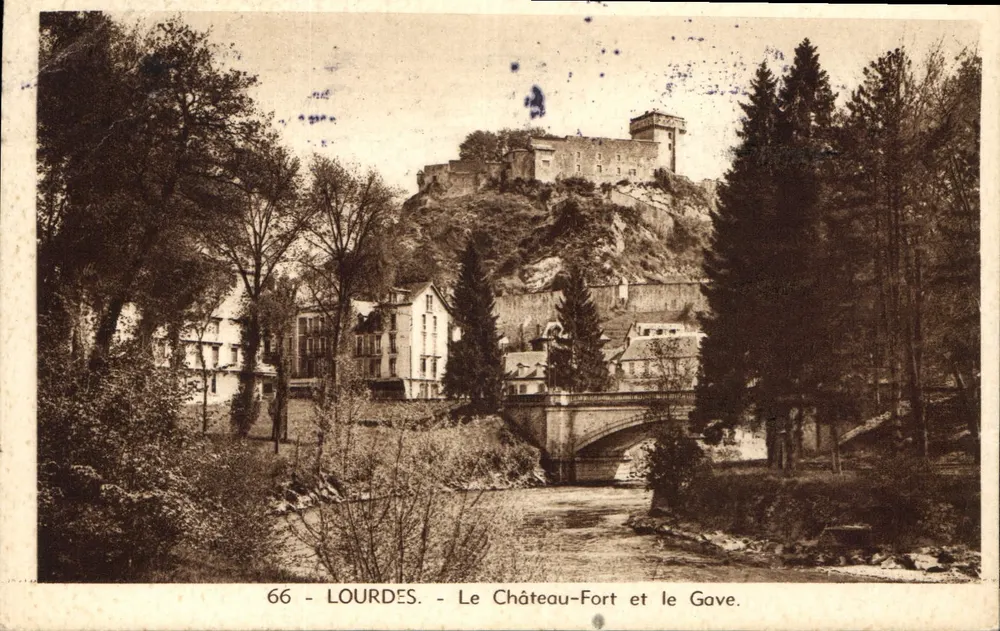 Lourdes - Das Schloss und der Gave — Édition Photo Autinault, n°66 - Vorderseite