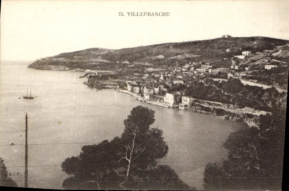 Villefranche — vista panorâmica do porto e do vilarejo na colina — S.I.P. n°73 - Frente