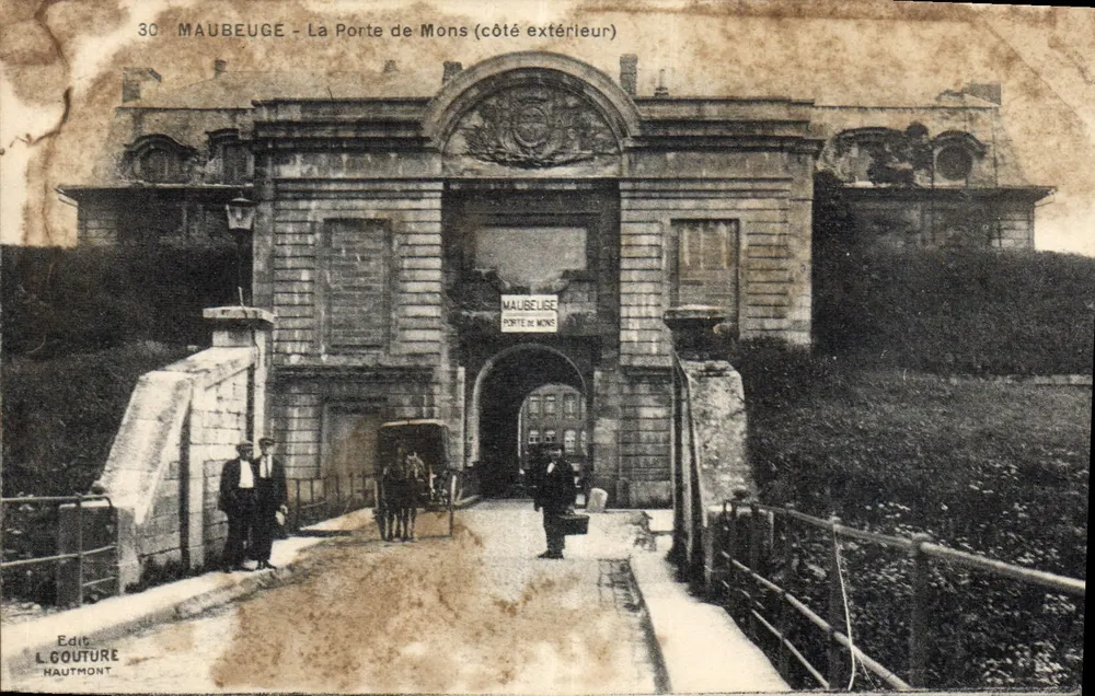 Maubeuge - La Porte de Mons (Außenseite) — Verlag L. Gouture, Hautmont, Nr. 30 - Vorderseite