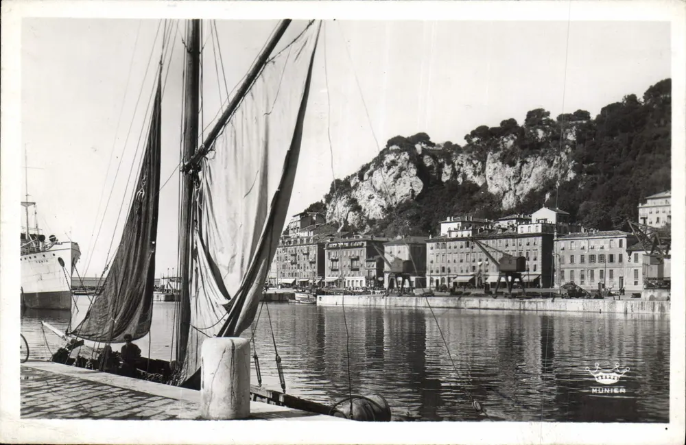 Porto di Nizza — vista del molo del porto con barche — Éditions d'Art Munier, n° 14 - Recto