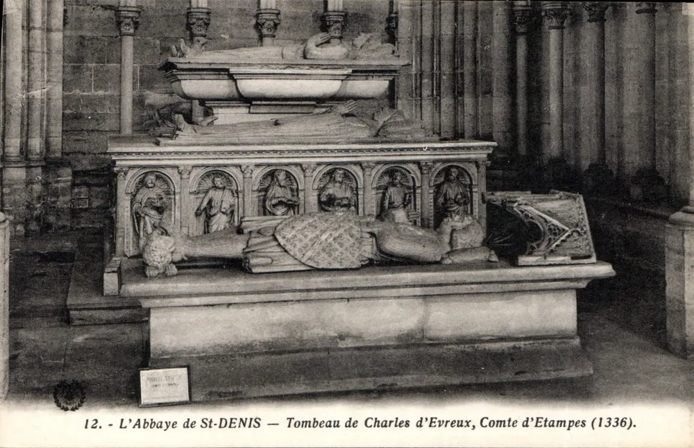 A Abadia de St-DENIS — Túmulo de Carlos de Evreux, Conde de Etampes (1336) - Frente
